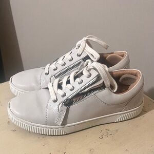 BORN White Leather Sneakers with Zipper Accent. Sz 6.5